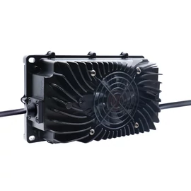 Akkumulátor töltő 4S 25A Lítium-vasfoszfát LiFePO4 IP67 12,8V akkumulátorhoz Akkumulátor töltő 4S 25A Lítium-vasfoszfát LiFePO4 IP67 12,8V akkumulátorhoz